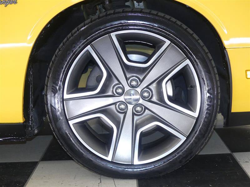 Used 2012 Dodge Challenger R/T RWD image 27