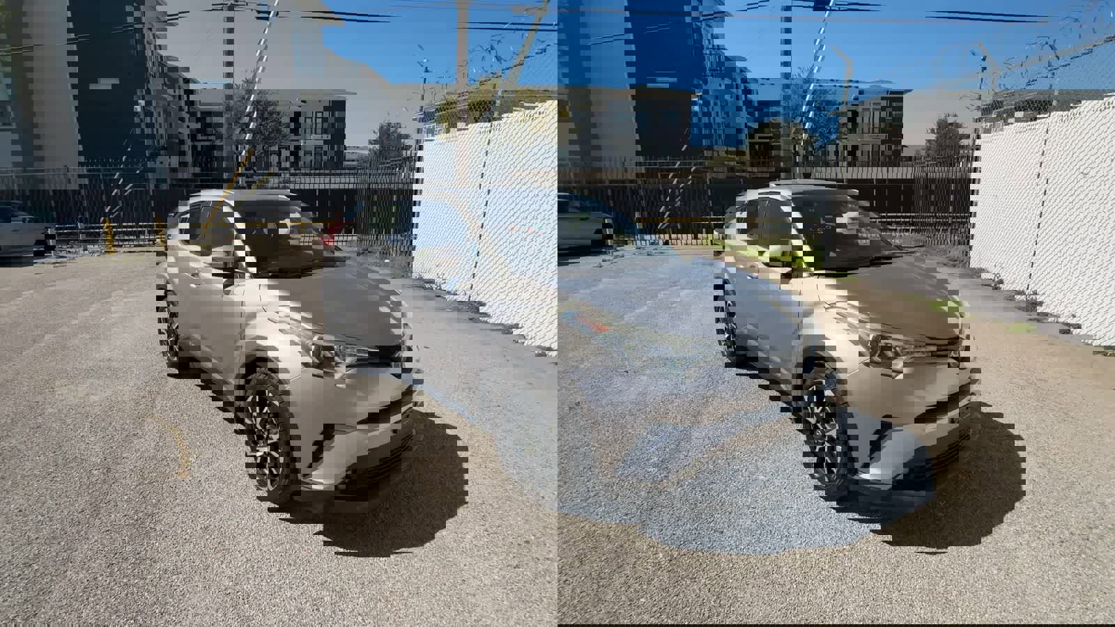 Used 2018 Toyota C-HR XLE image 2