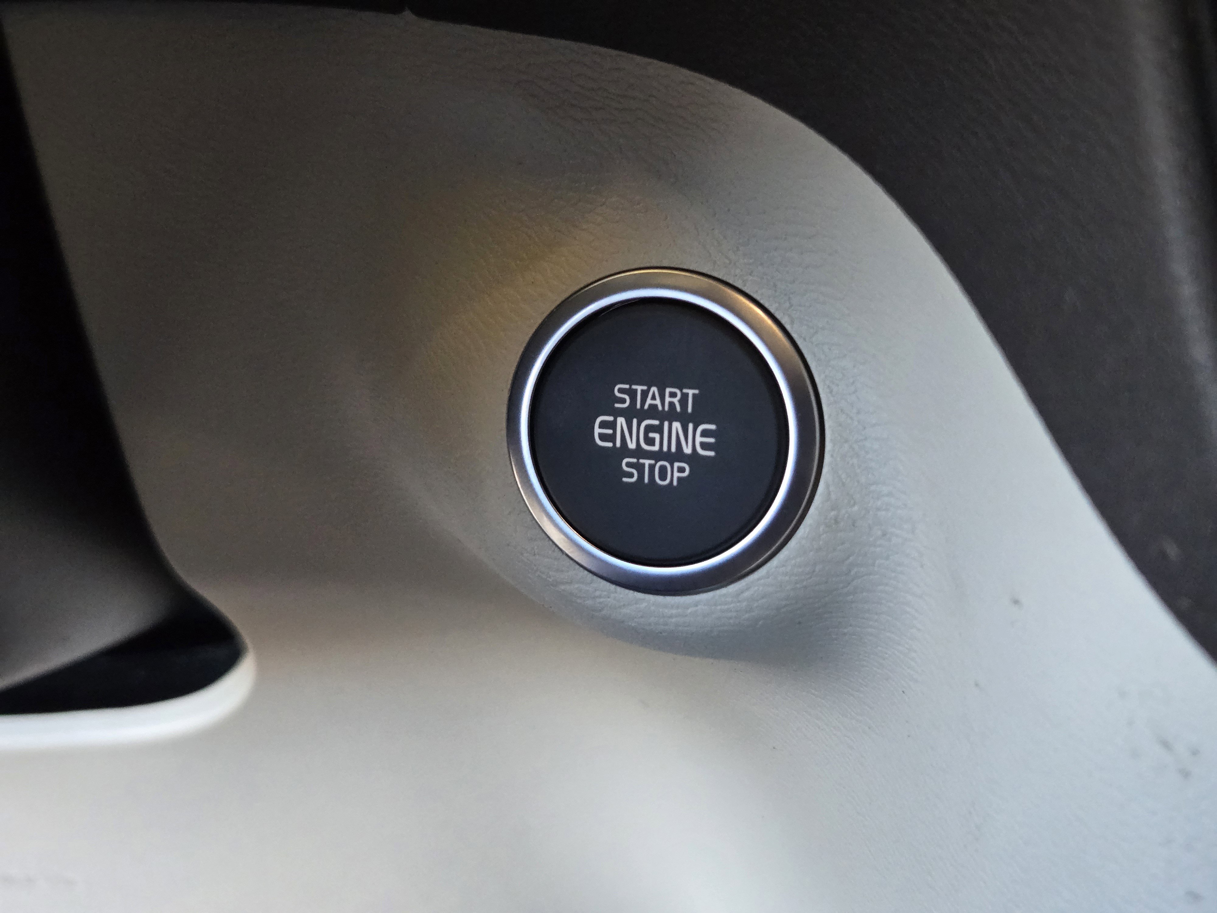 New 2026 Volvo XC40 B5 Ultra w/ Protection Package Premier image 23