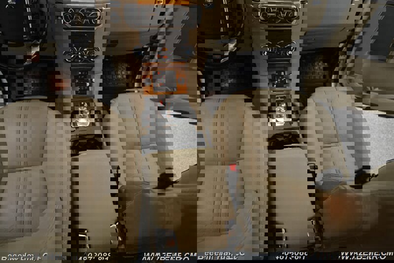 Used 2015 Land Rover LR4 HSE image 18