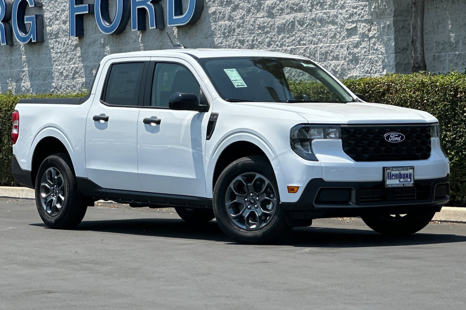 New 2025 Ford Maverick XLT w/ XLT Luxury Package image 2