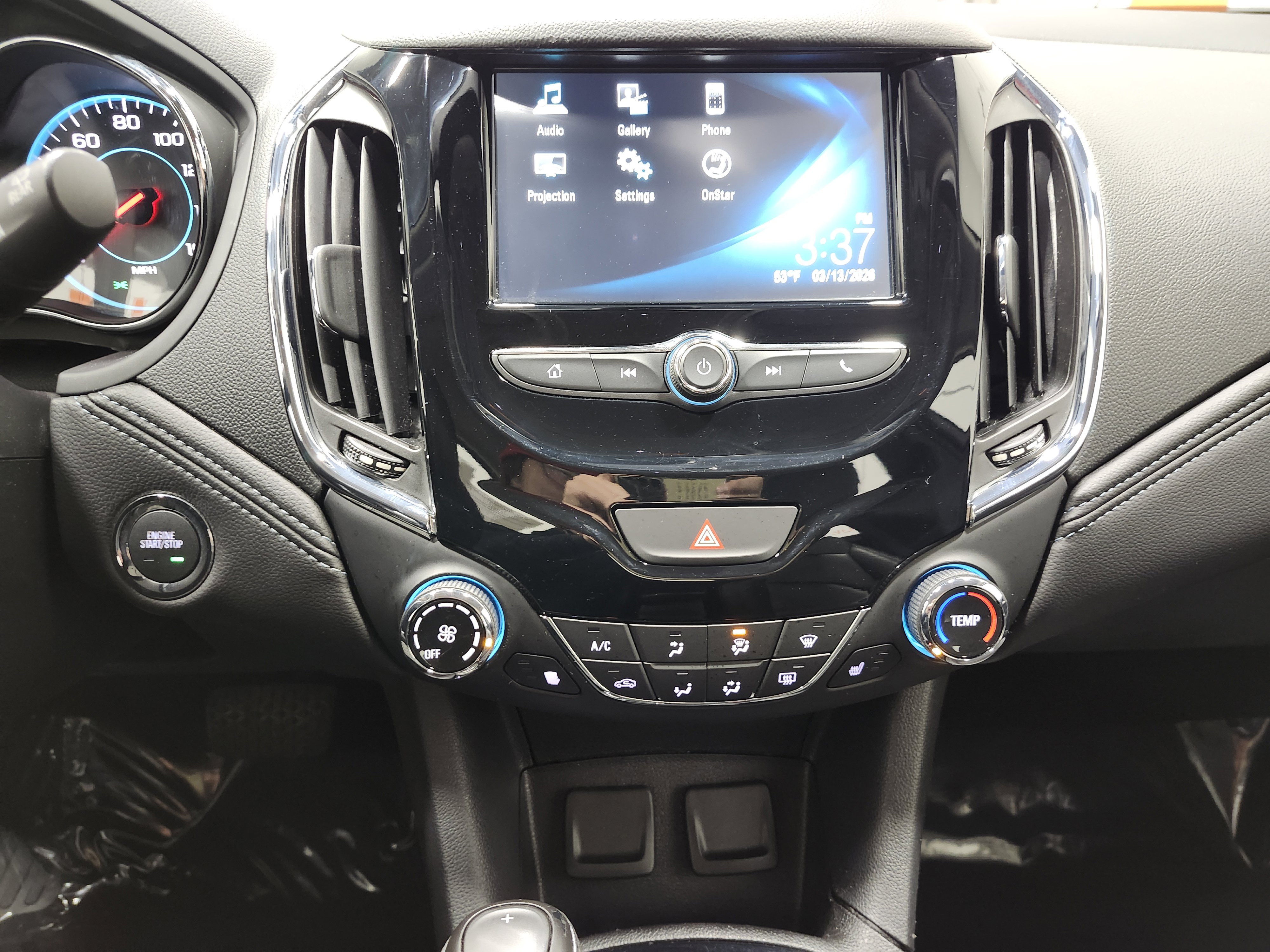 Used 2017 Chevrolet Cruze Premier image 31