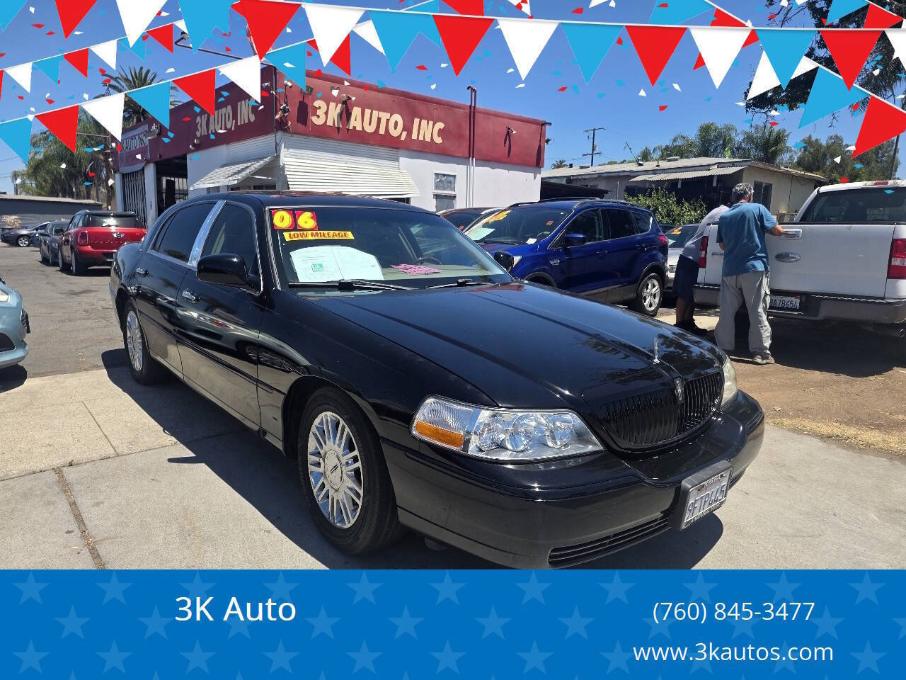 Used 2006 Lincoln Town Car Designer Series RWD image 1