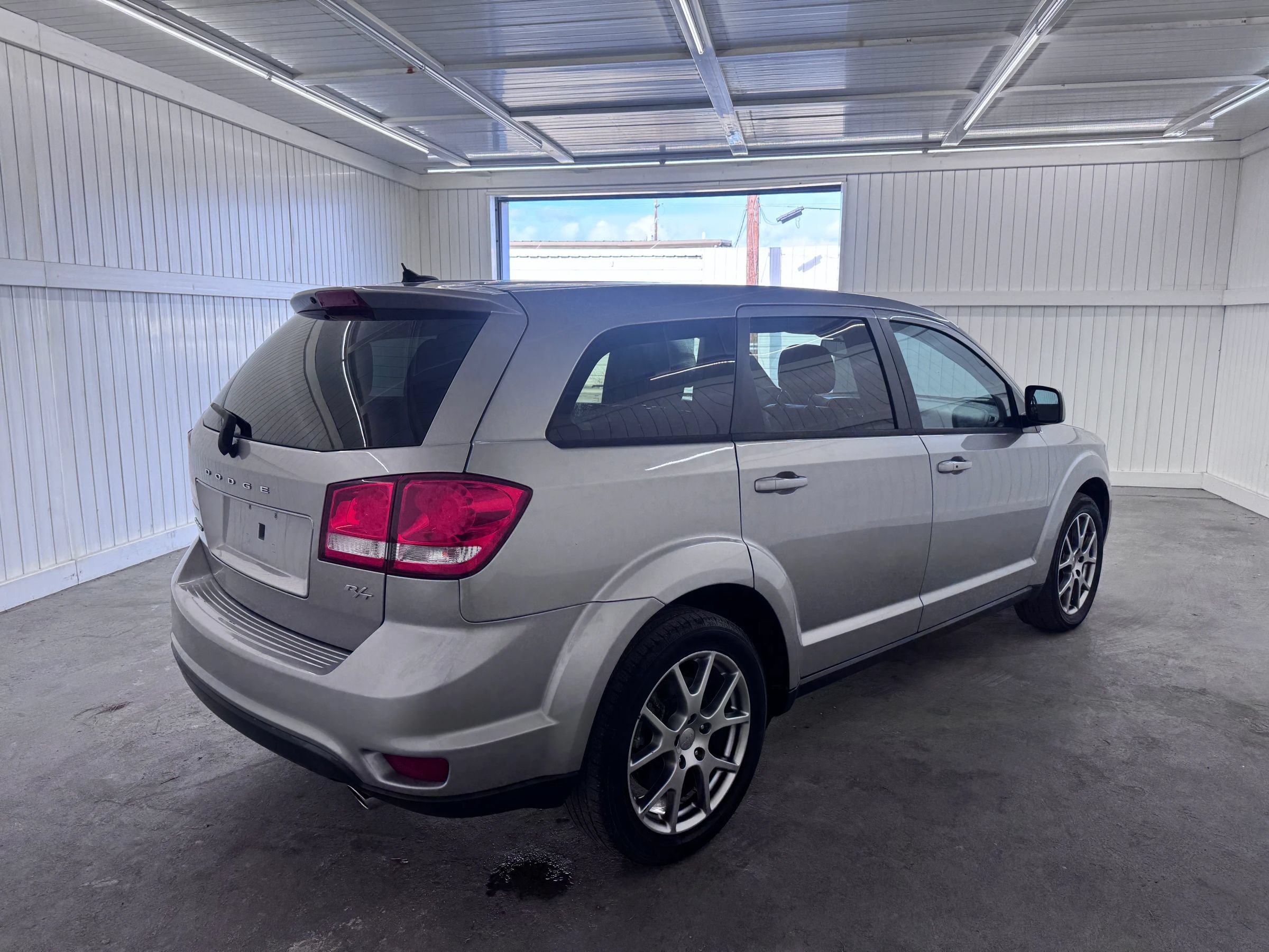 Used 2015 Dodge Journey R/T w/ Flexible Seating Group FWD image 5