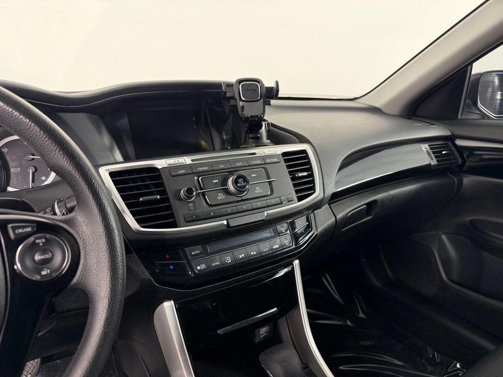Used 2017 Honda Accord LX image 19