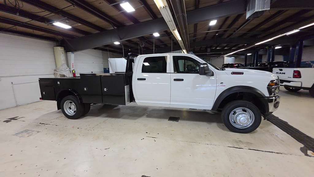 New 2026 RAM 5500 Tradesman w/ Chrome Appearance Group AWD/4WD image 4