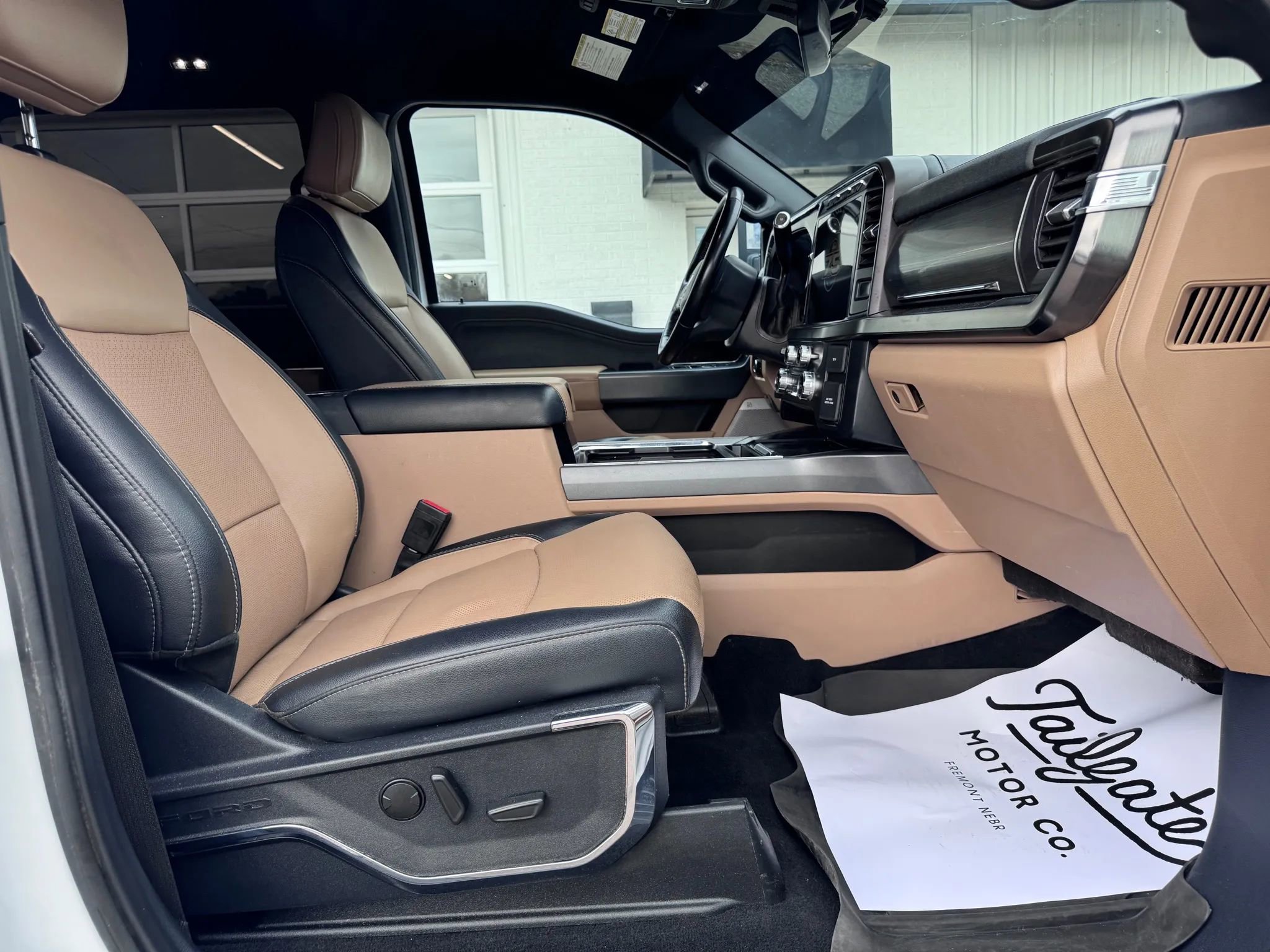 Used 2023 Ford F250 Lariat w/ Chrome Package image 16