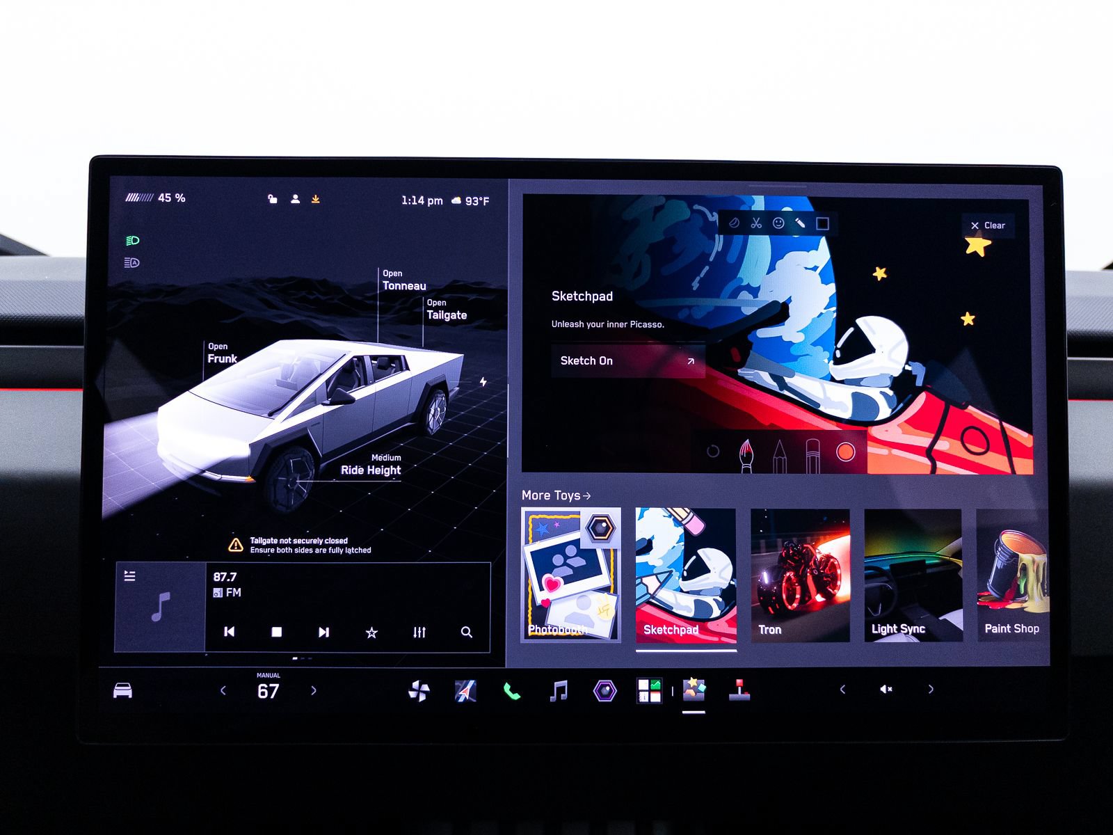 Used 2024 Tesla Cybertruck AWD Crew Cab image 26