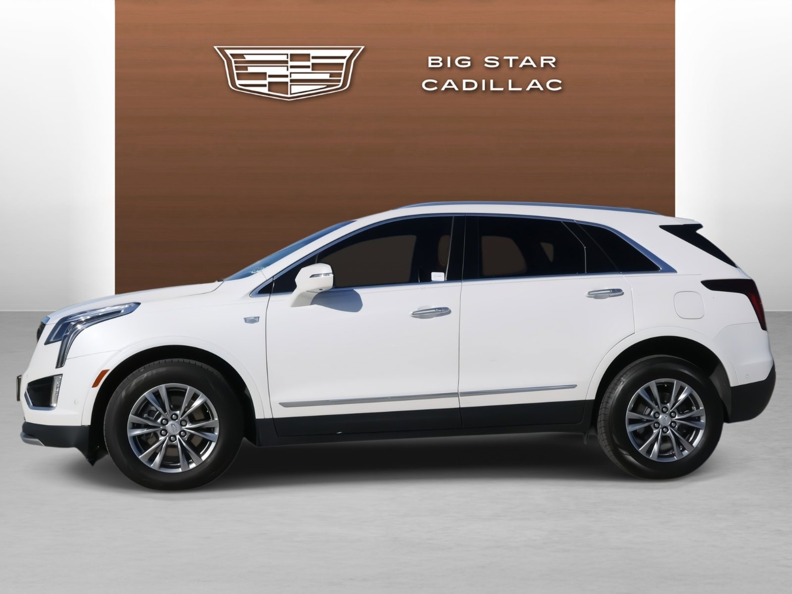 Certified 2022 Cadillac XT5 Premium Luxury w/ Technology Package image 2