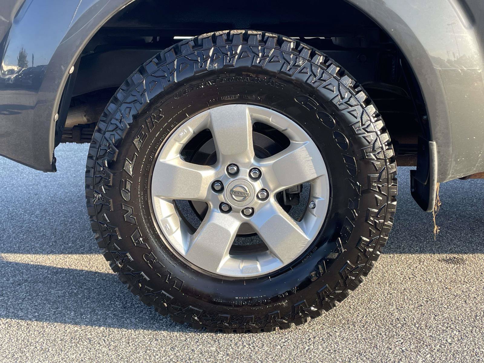 Used 2012 Nissan Frontier SV RWD image 30