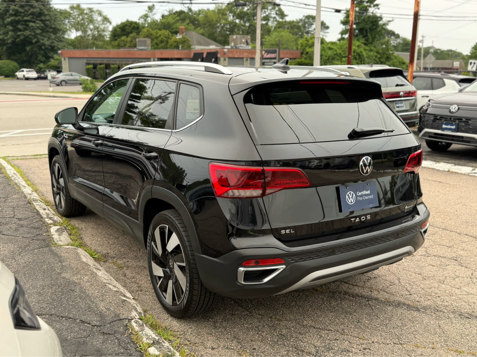 Certified 2024 Volkswagen Taos SEL AWD/4WD image 5