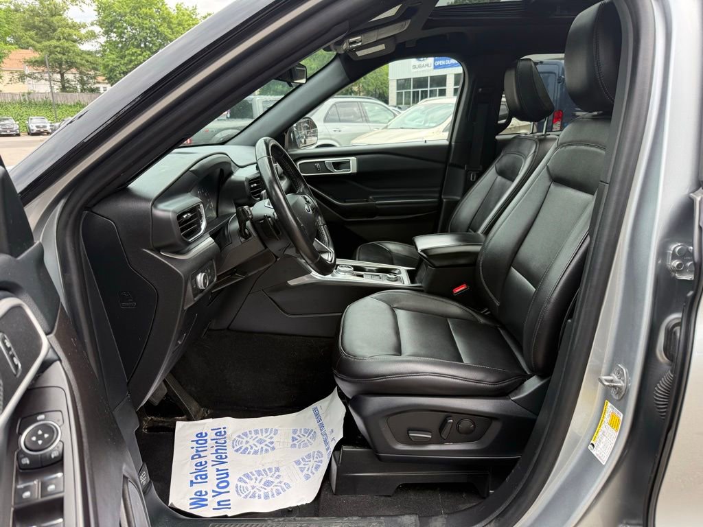 Used 2020 Ford Explorer XLT w/ Equipment Group 202A AWD/4WD image 21