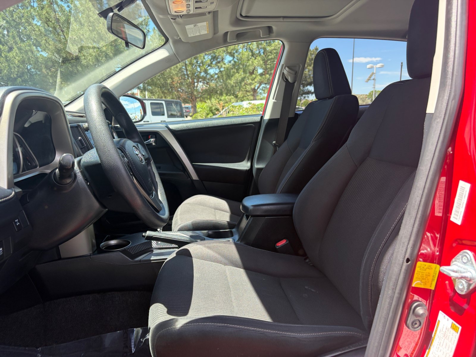 Used 2014 Toyota RAV4 XLE AWD/4WD image 12