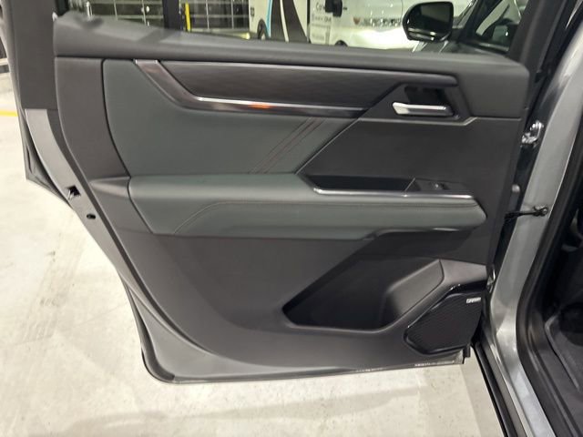 Used 2024 GMC Acadia AT4 w/ Luxury Package image 28