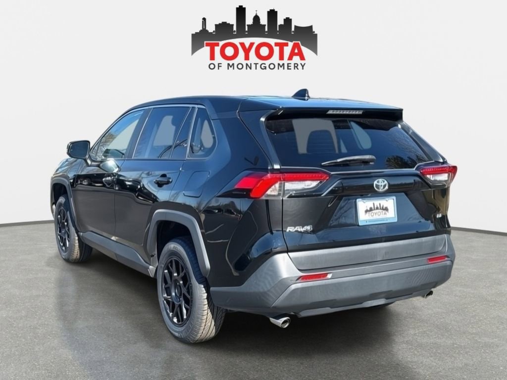Used 2023 Toyota RAV4 LE image 5