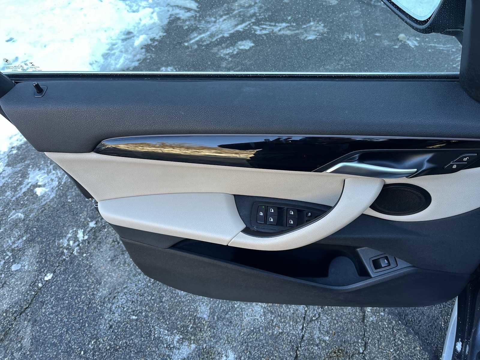 Used 2018 BMW X1 xDrive28i w/ Premium Package image 23