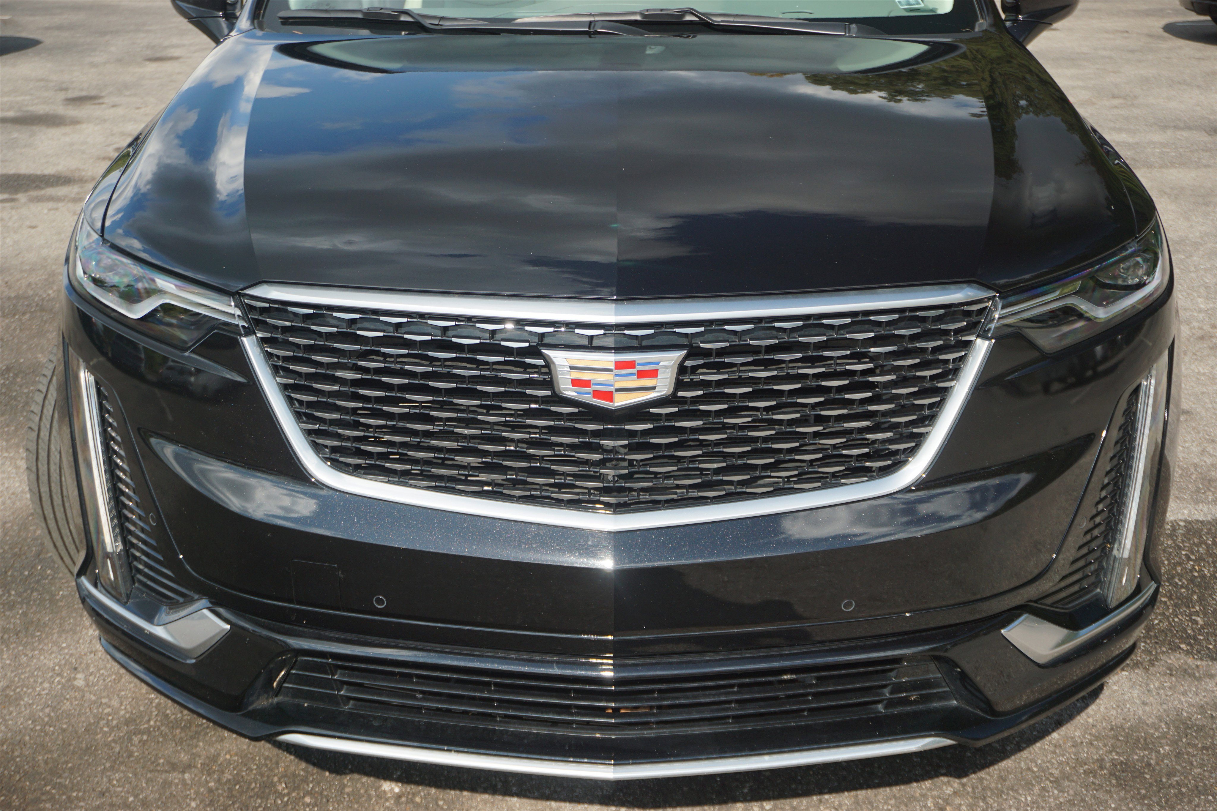 Used 2025 Cadillac XT6 Premium Luxury image 12