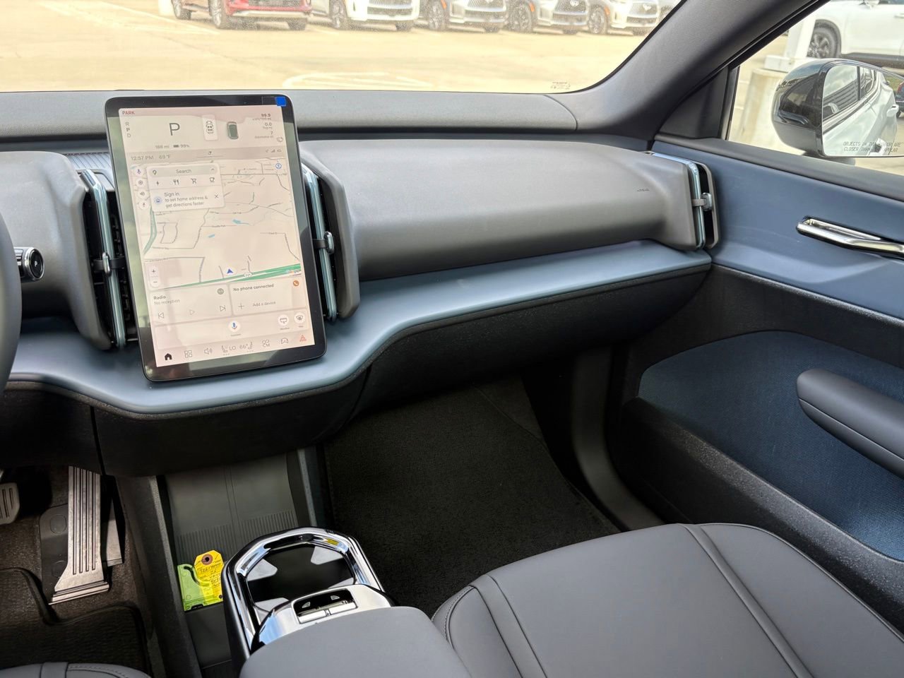 New 2026 Volvo EX30 Plus w/ Protection Package Premier image 11