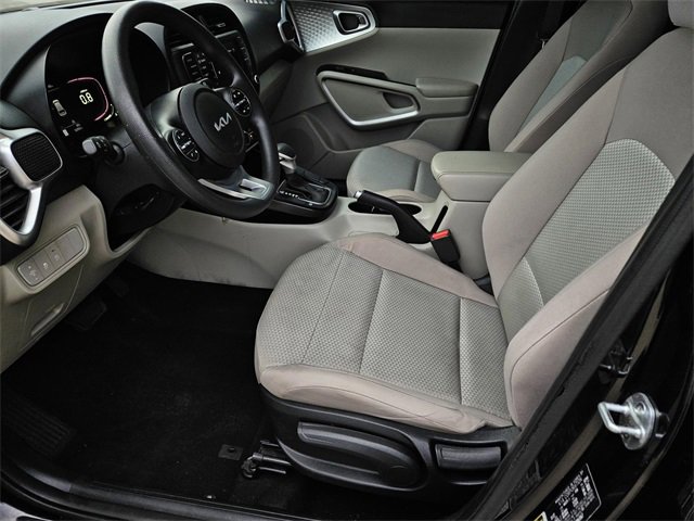 Certified 2023 Kia Soul LX w/ LX Technology Package image 16