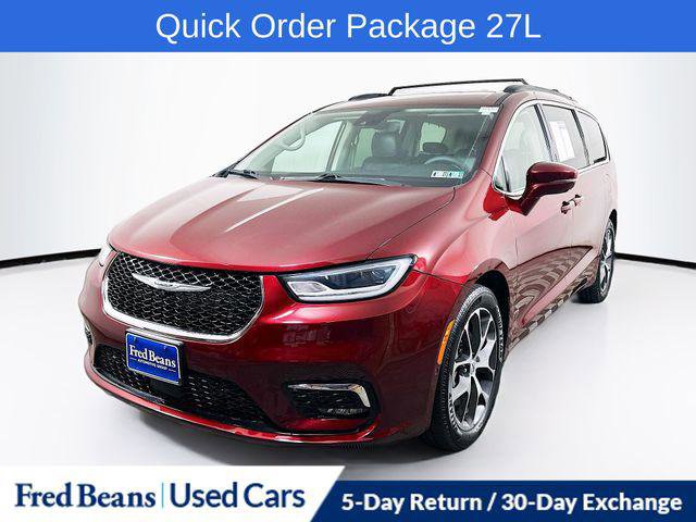 Certified 2022 Chrysler Pacifica Touring-L w/ Uconnect Theater Family Group image 3