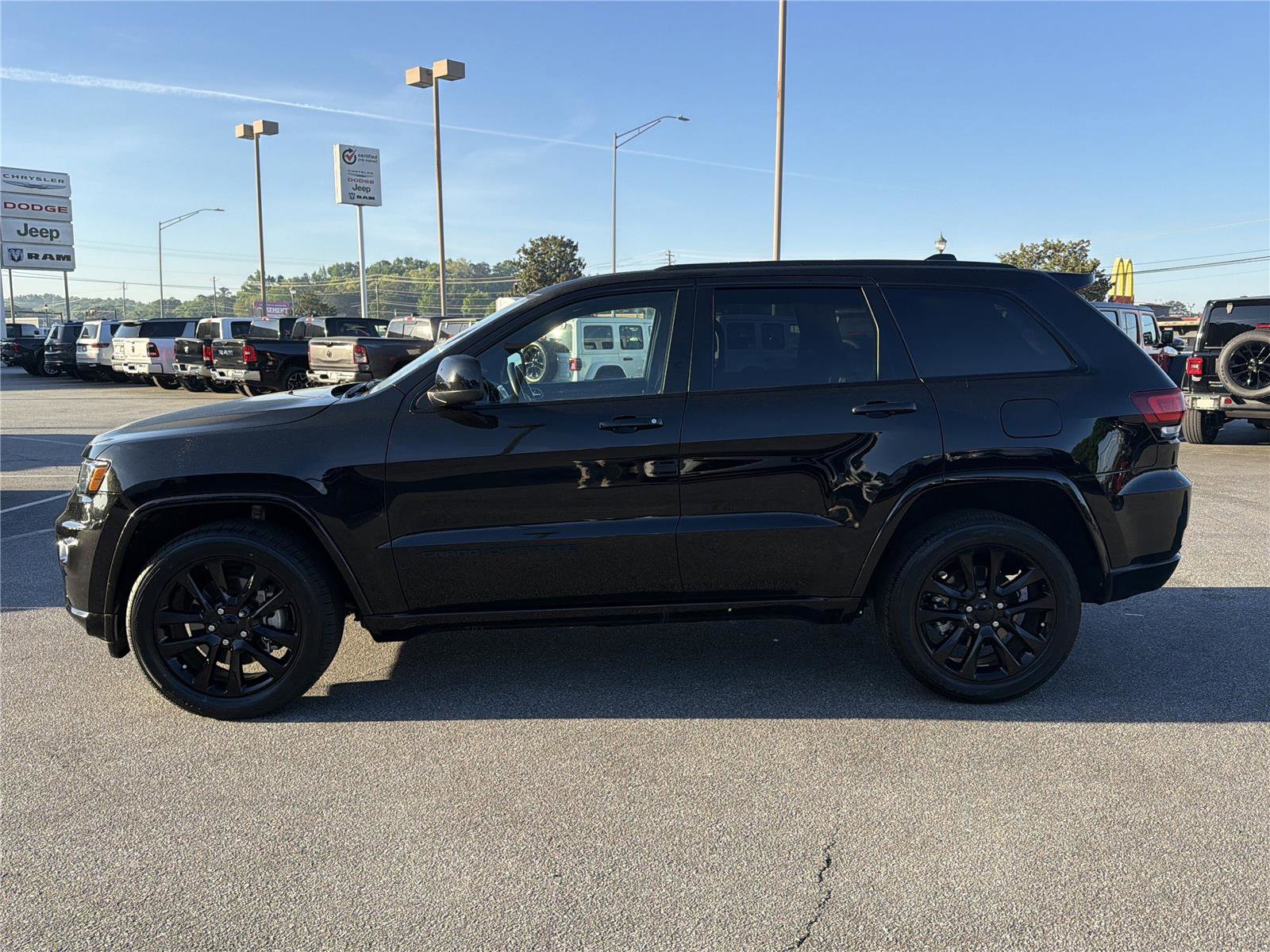 Used 2021 Jeep Grand Cherokee Laredo X image 8