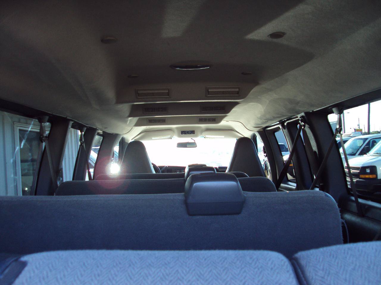 Used 2017 Chevrolet Express 3500 LT w/ LT Preferred Equipment Group RWD image 8