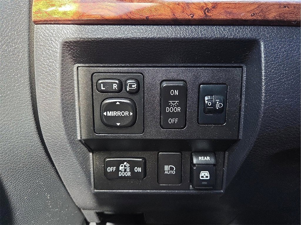 Used 2018 Toyota Tundra SR5 image 18