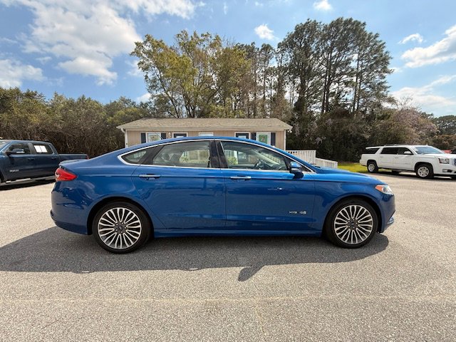 Used 2017 Ford Fusion Titanium image 3