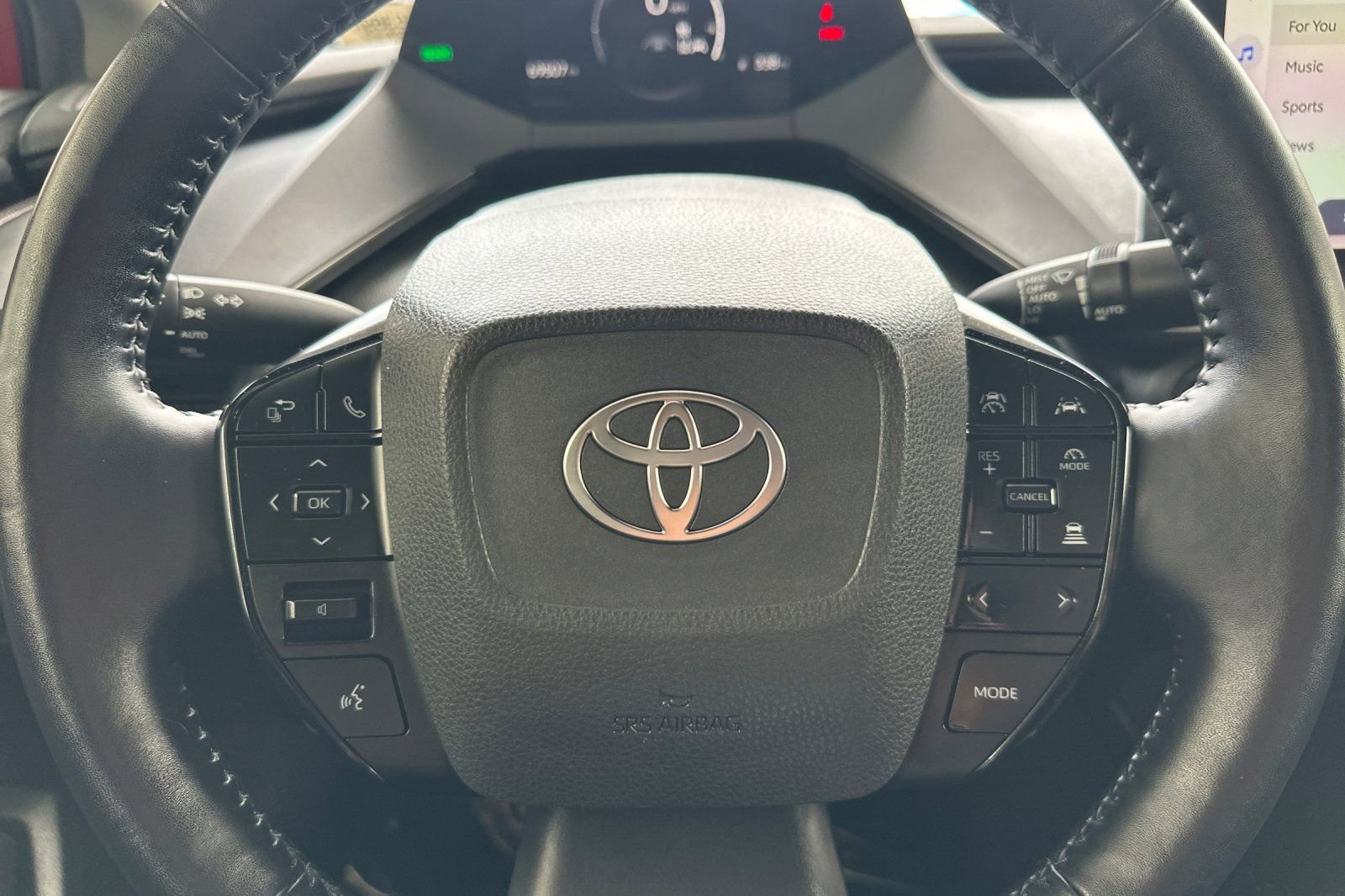Used 2023 Toyota Prius XLE AWD/4WD image 24