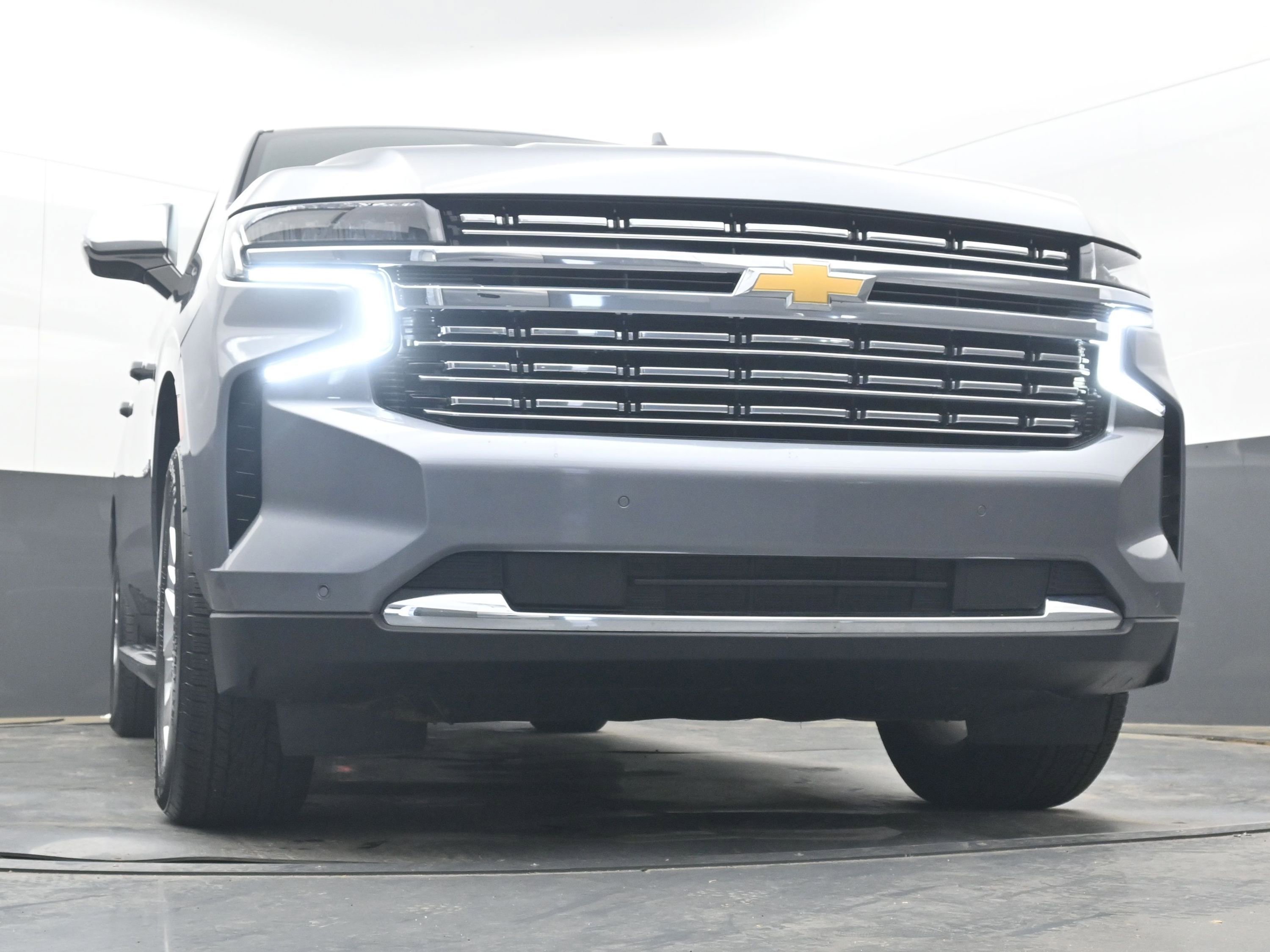 Used 2021 Chevrolet Suburban Premier image 24