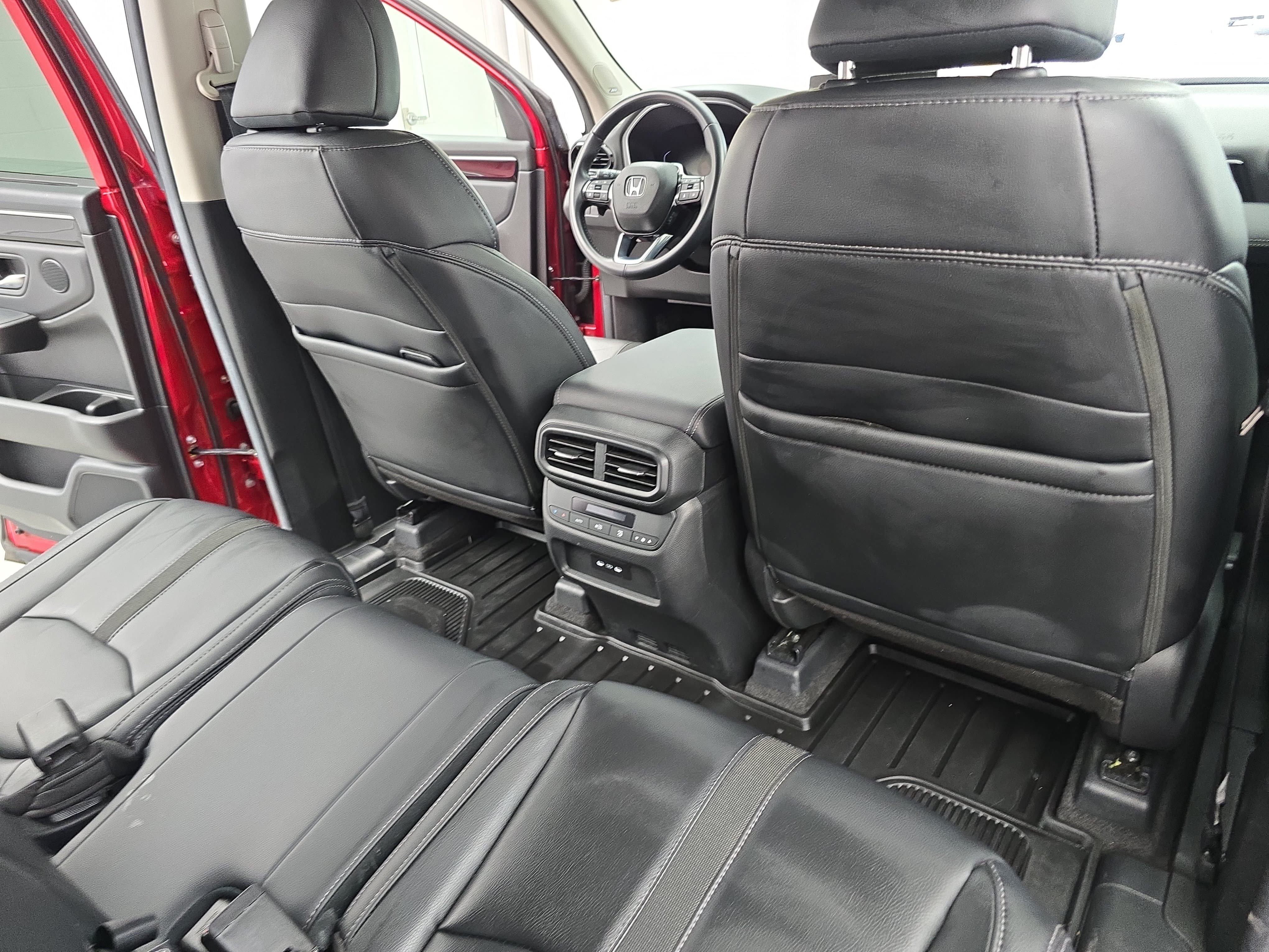 Certified 2024 Honda Pilot Touring image 11