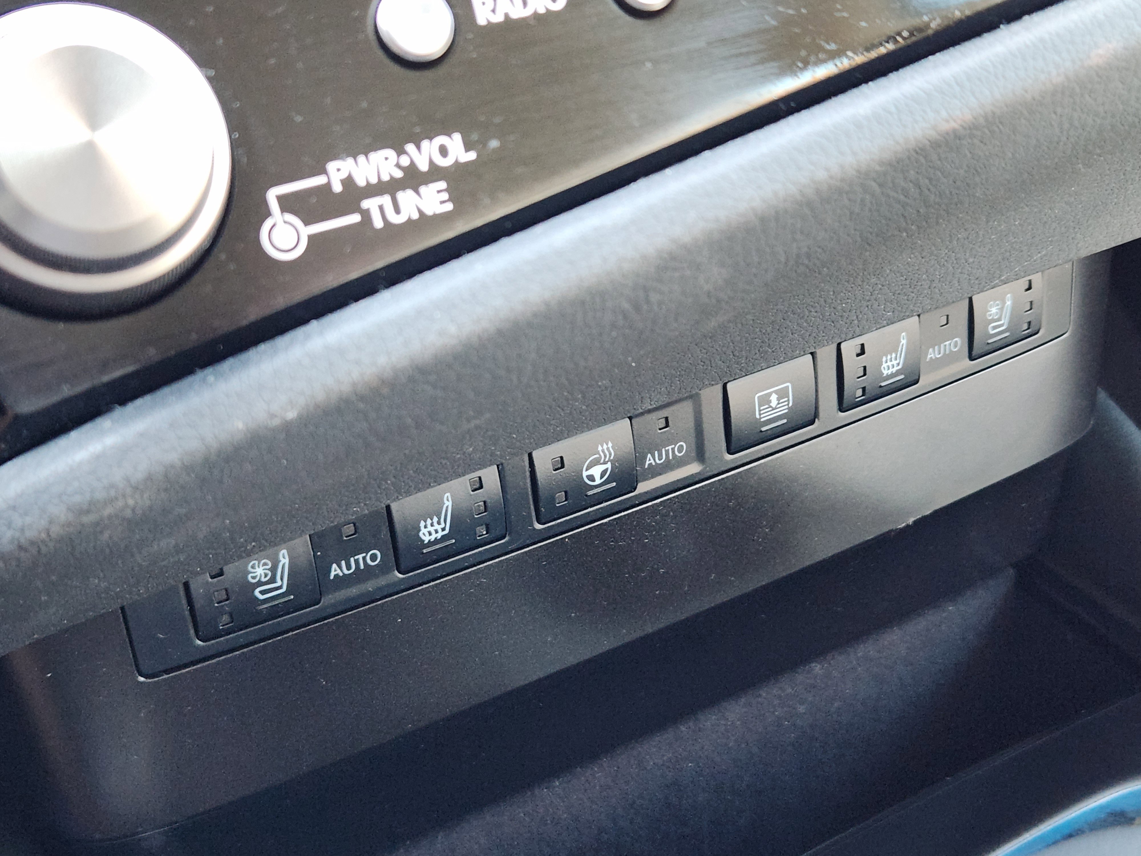 Used 2024 Lexus ES 350 w/ Luxury Package image 24