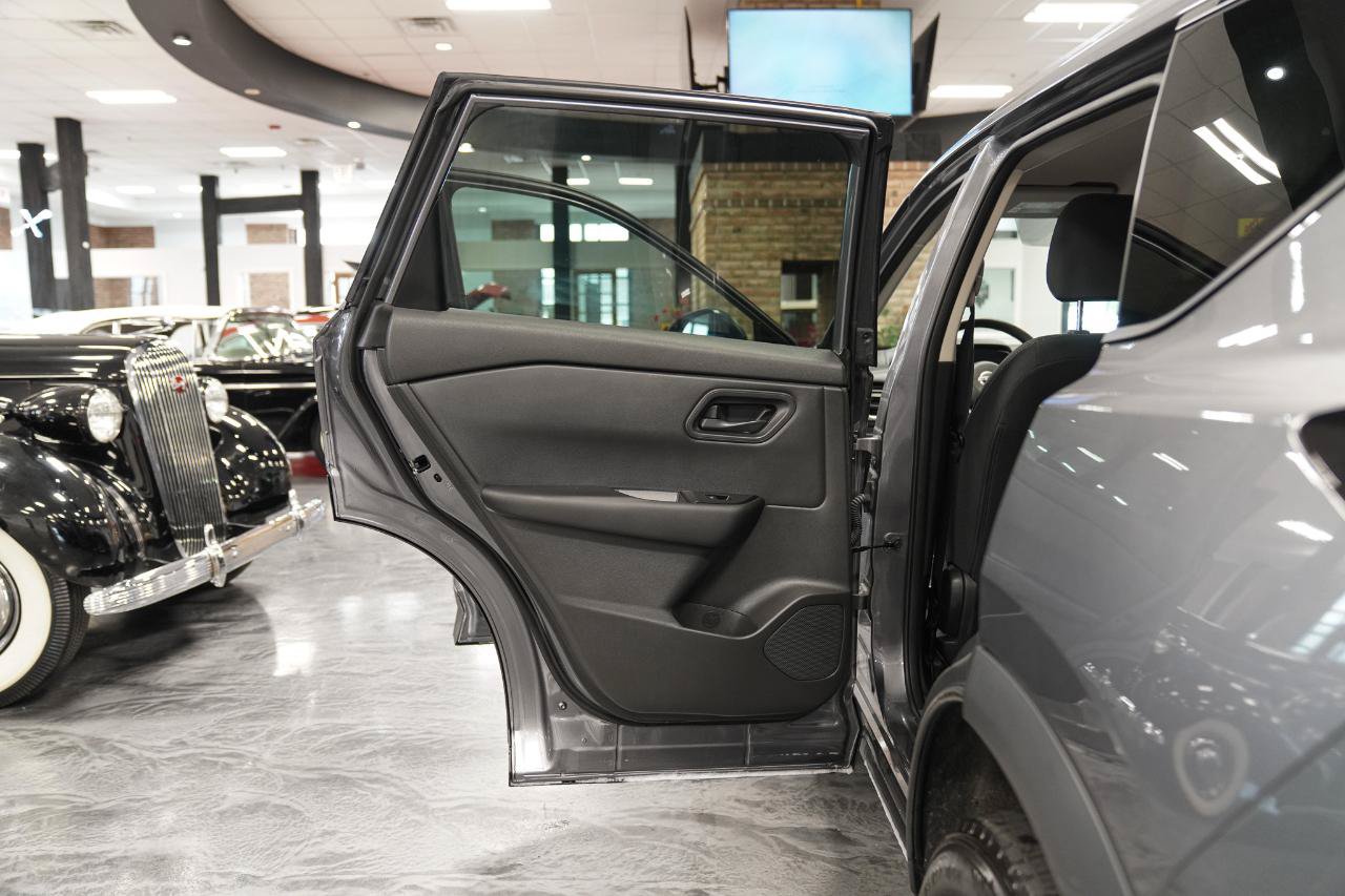 Used 2024 Nissan Rogue S AWD/4WD image 24