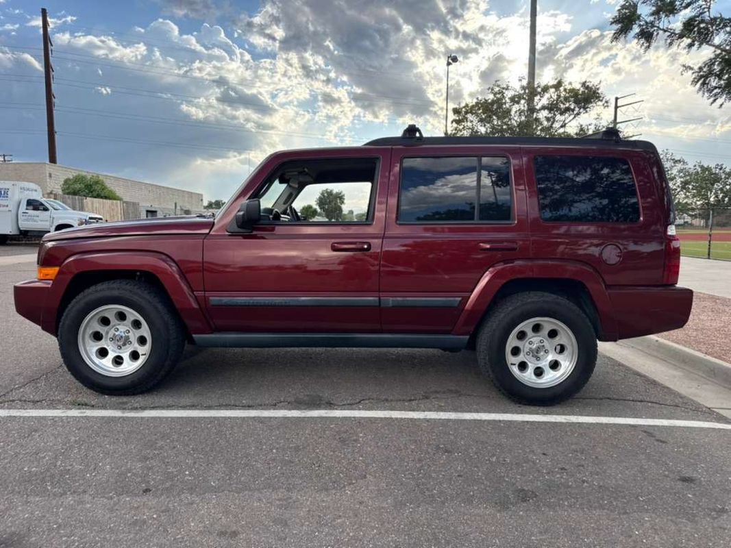 Used 2008 Jeep Commander Sport AWD/4WD image 6