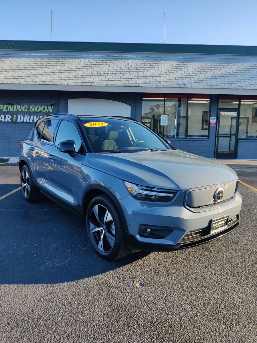 Used 2022 Volvo XC40 P8 Recharge Plus
