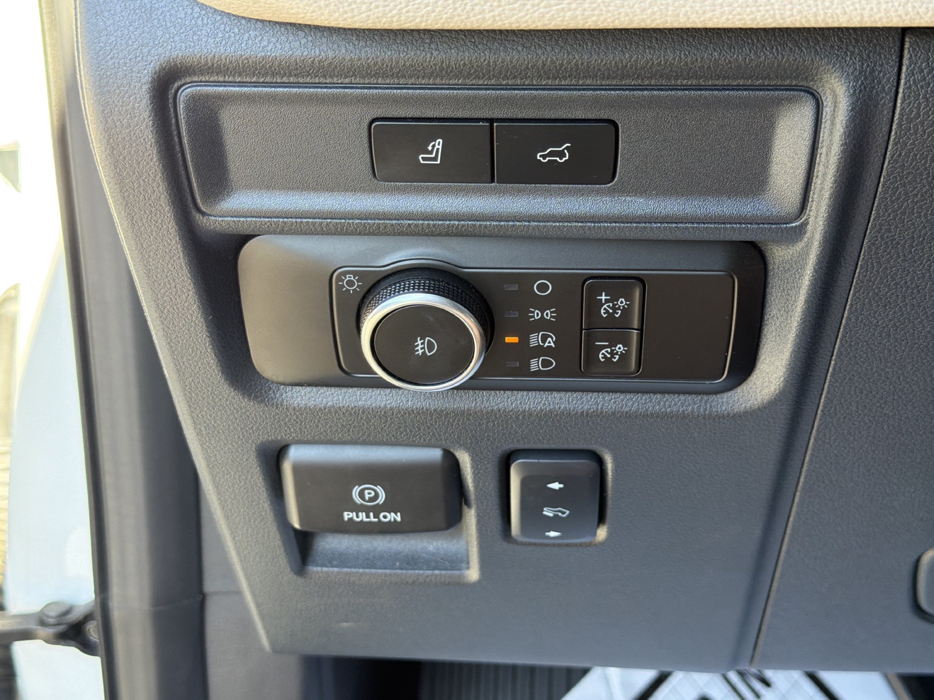 Used 2024 Ford Expedition Max Limited AWD/4WD image 11