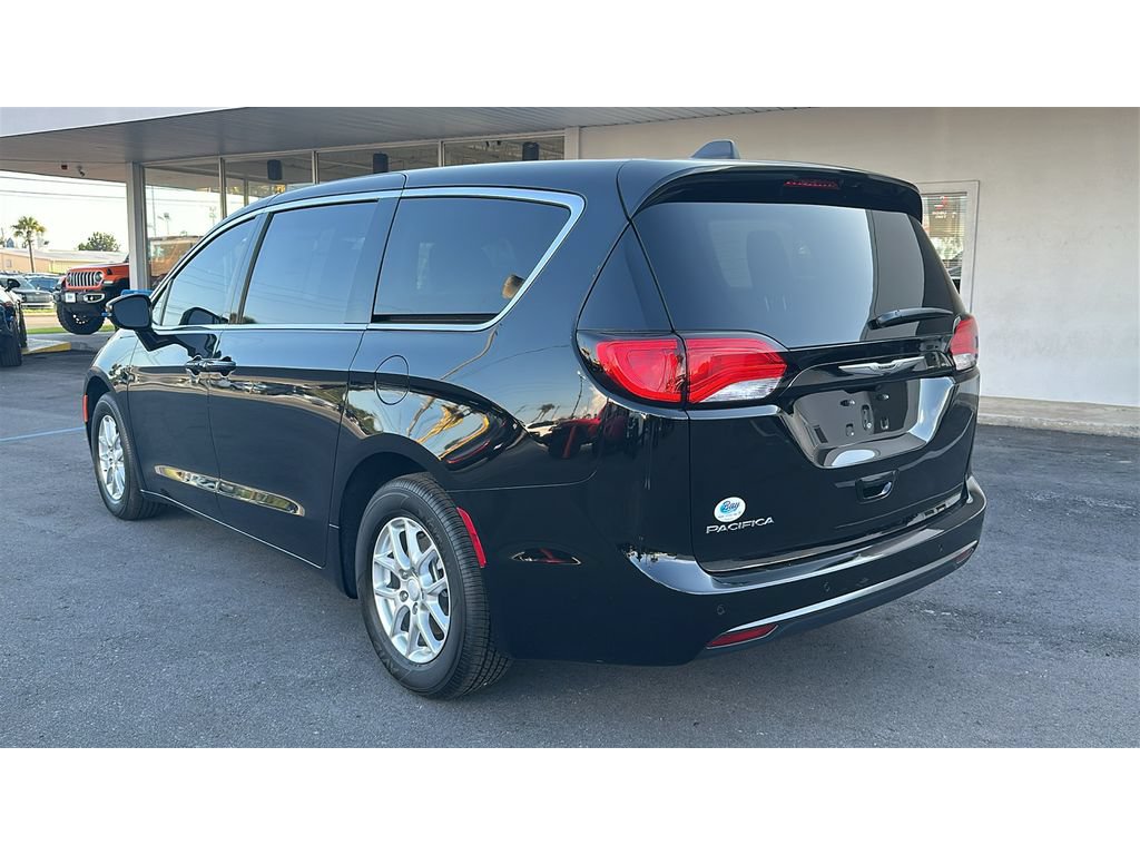 New 2027 Chrysler Pacifica LX FWD image 4