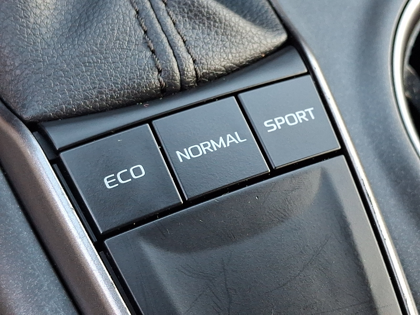 Used 2024 Toyota Camry SE FWD image 24