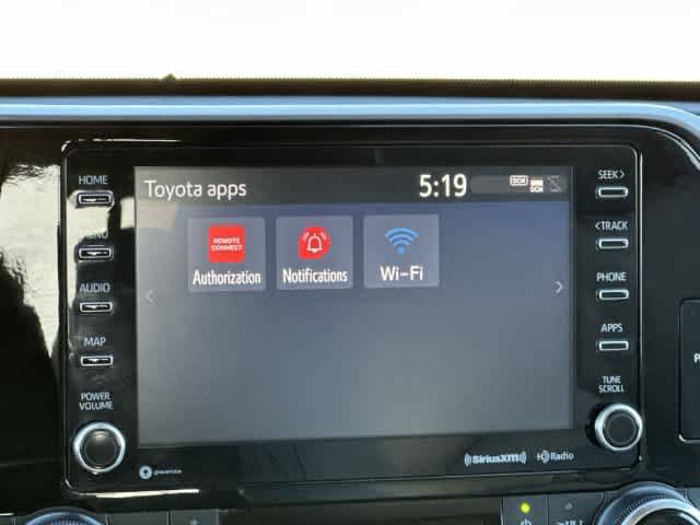 Used 2022 Toyota Highlander XLE AWD/4WD image 13