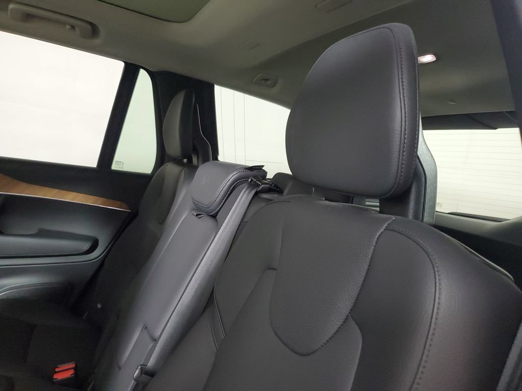 Used 2024 Volvo XC90 B5 Plus AWD/4WD image 15