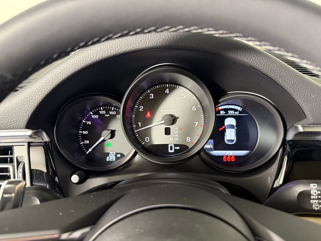Certified 2025 Porsche Macan S image 38