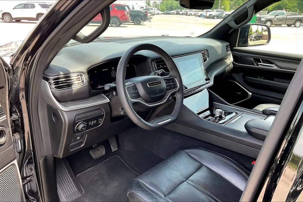 Used 2024 Jeep Wagoneer Series II w/ Flexible Seating Group AWD/4WD image 8