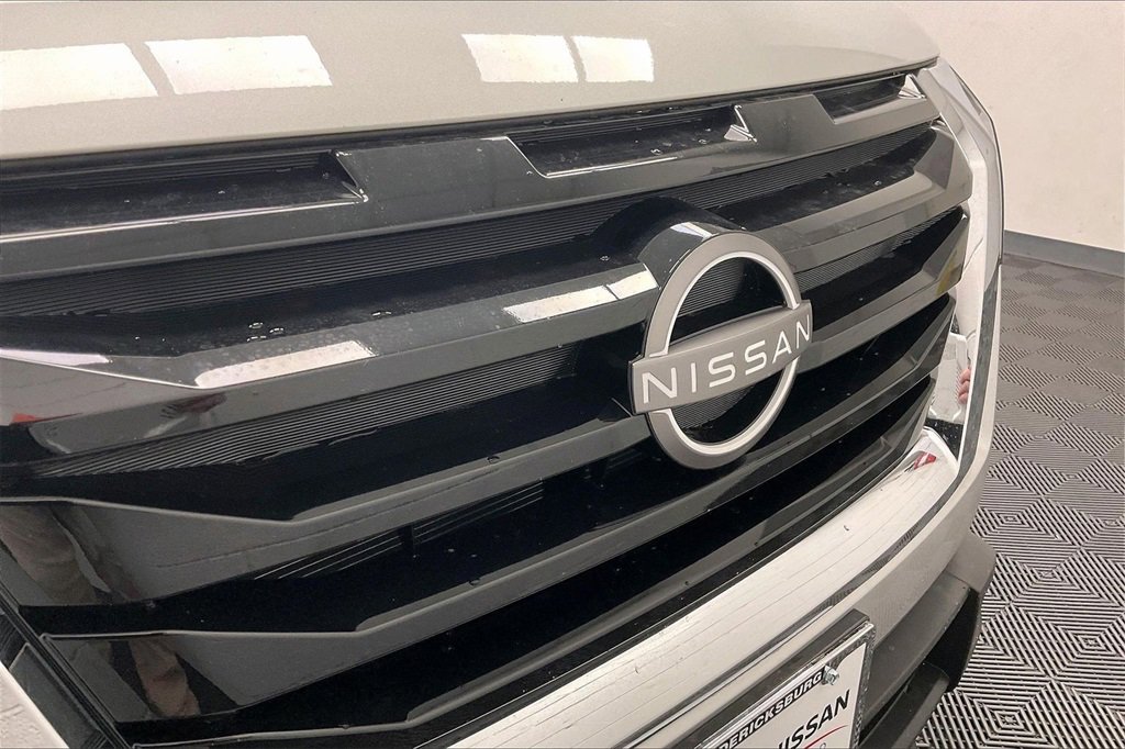 Certified 2025 Nissan Pathfinder SV image 27