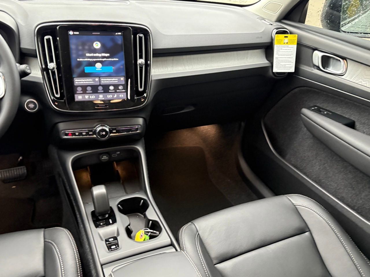 New 2026 Volvo XC40 B4 Core w/ Climate Package image 12