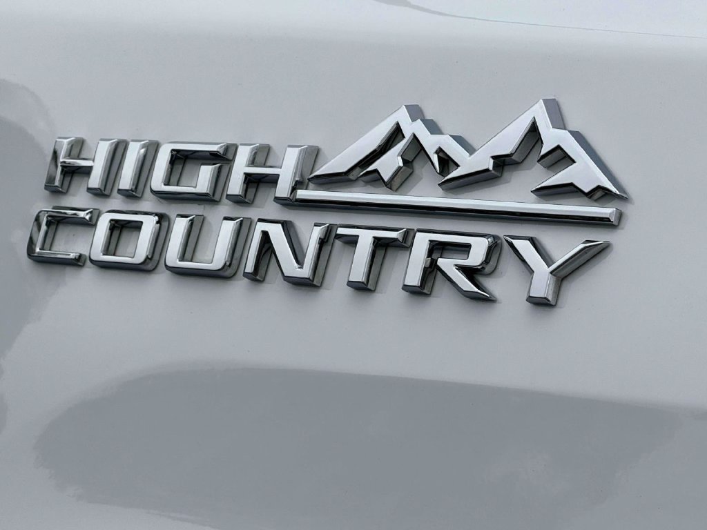 Used 2021 Chevrolet Silverado 2500 High Country w/ Z71 Off-Road Package AWD/4WD image 12