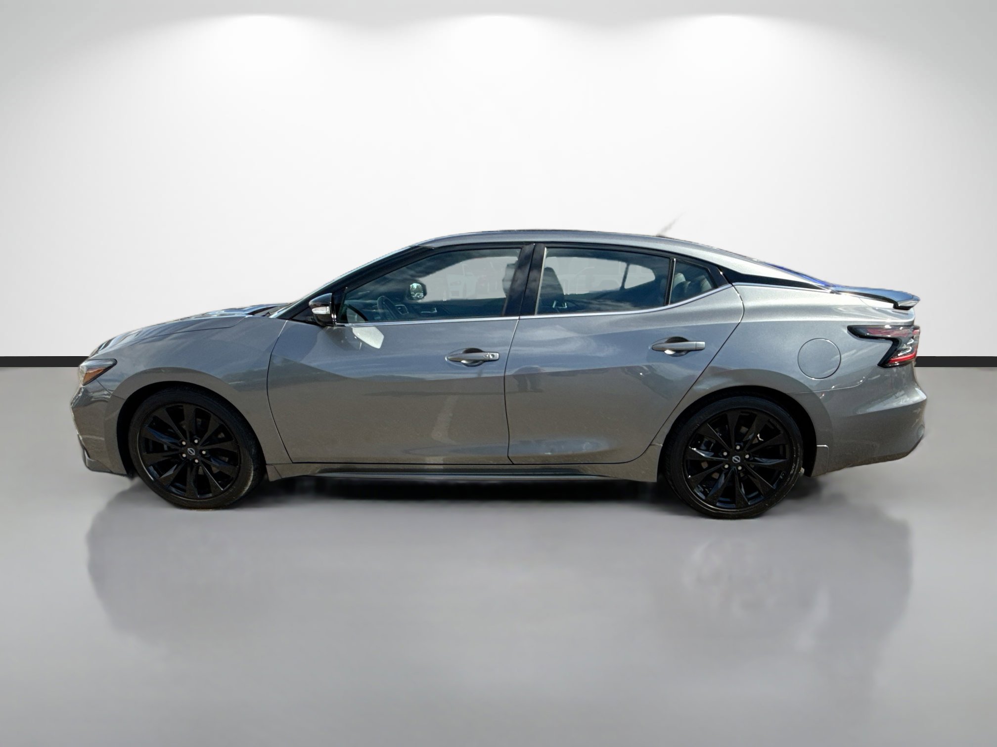 Used 2023 Nissan Maxima SR w/ Sport Mat Group image 6