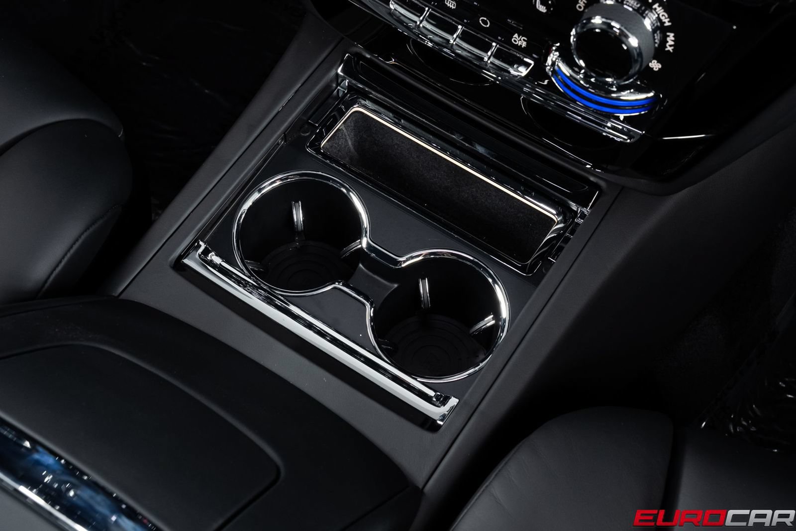 Used 2022 Rolls-Royce Phantom Sedan RWD image 33