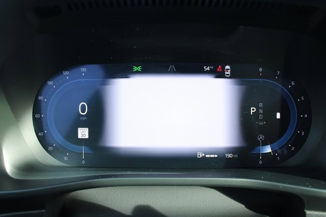 Used 2025 Volvo XC40 B5 Plus image 28