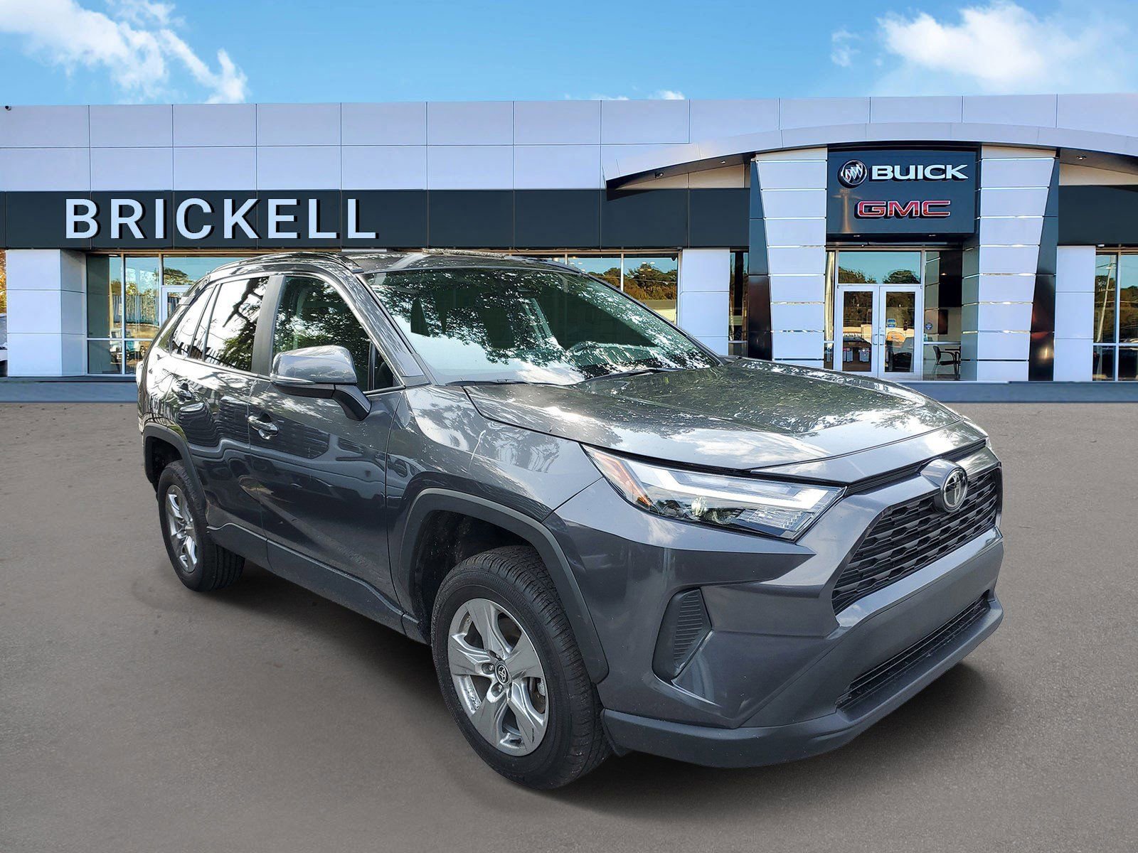 Used 2024 Toyota RAV4 XLE FWD image 2