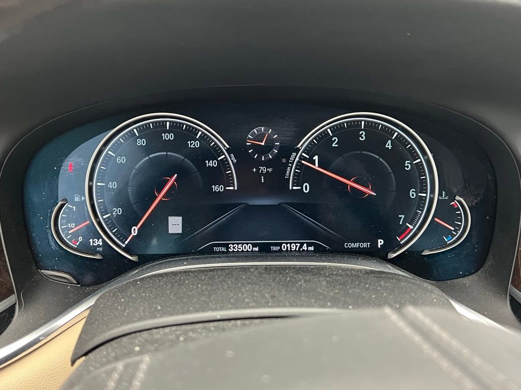 Used 2017 BMW 750i image 16